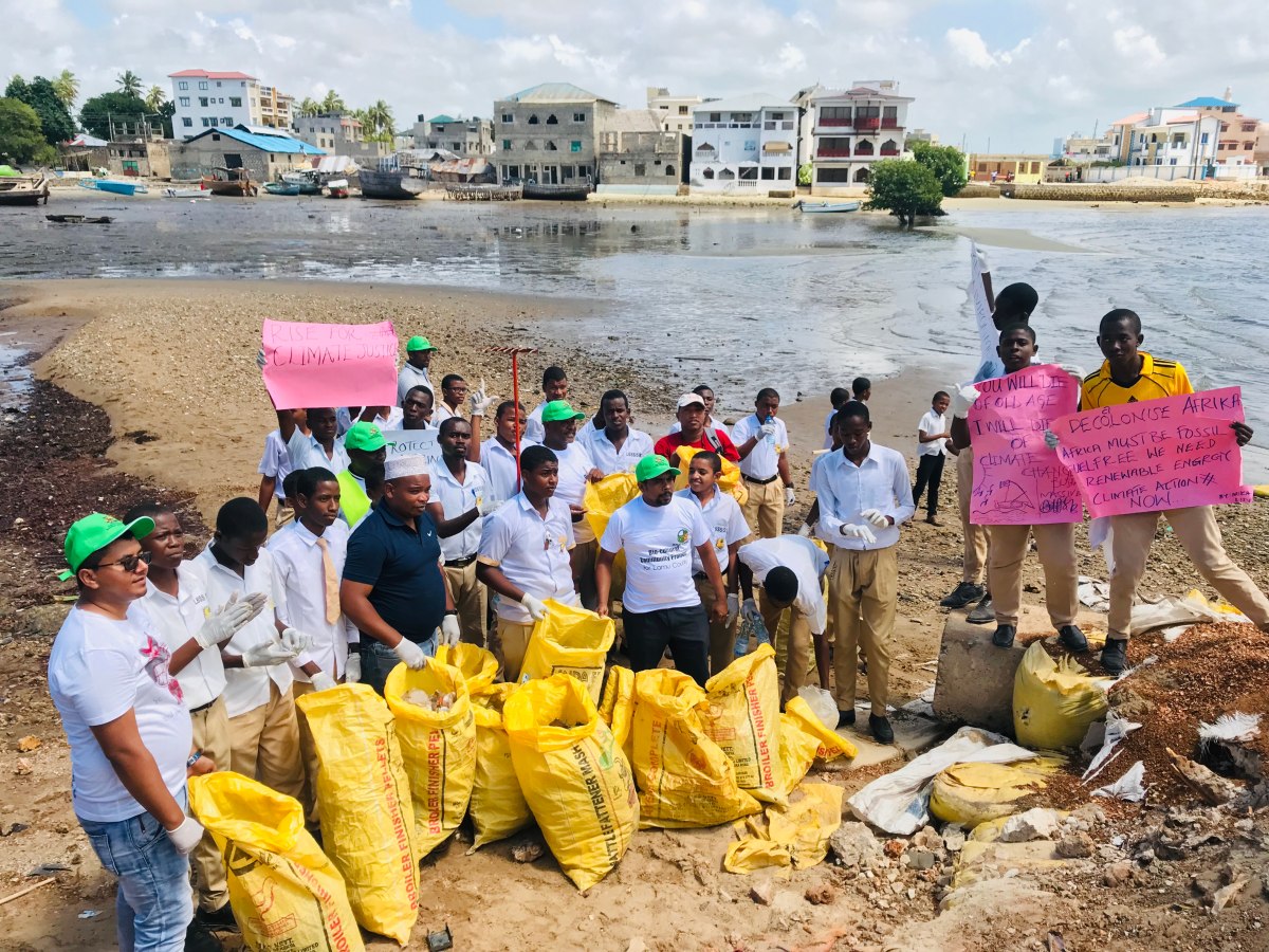 LAMU Trust group waste management on the beach